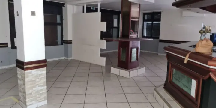 Maison traditionnelle 6 pièces 300m2