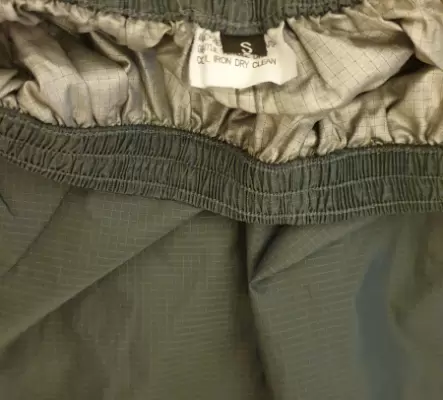 Pantalon gris de pluie