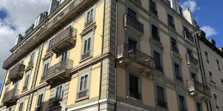 Très bel appartement 3 pièces de style ancien en centre-ville
