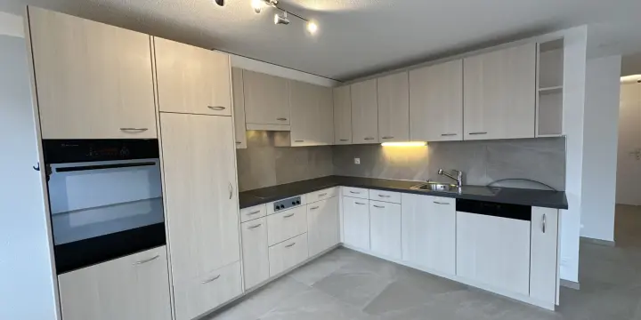 Appartement entièrement rénové de 4.5 pièces à Alle