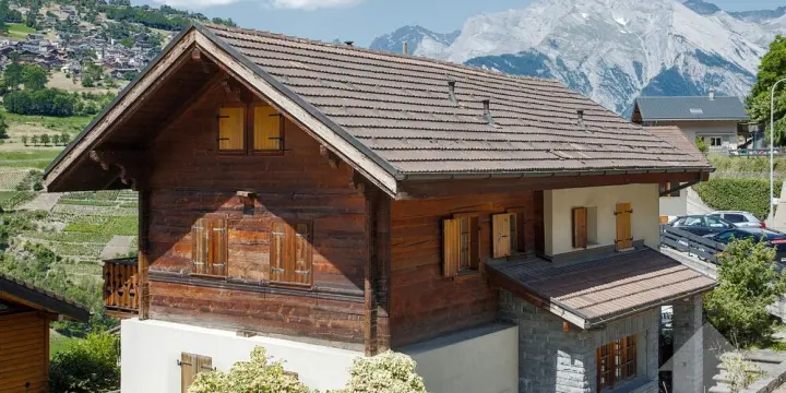Chalet de 5.5 pièces avec cachet, 180 m2, situation ensoleillée