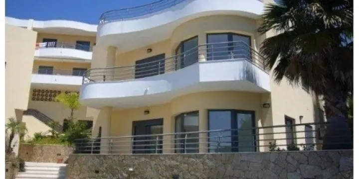 Appartement 4 chambres Albufeira Ref FA1