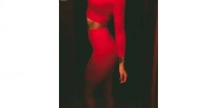 Fille de 21 ans va faire le show sur sky