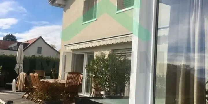 Spacieuse villa avec un appartement de rendement