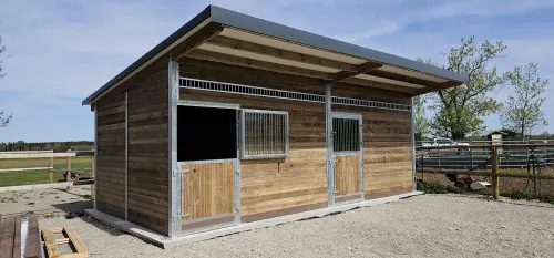 Box pour Chevaux & Box Extérieur et Écurie Chevaux à Epauvillers