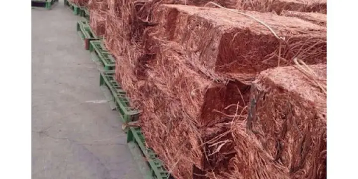 8000 Tonnes de cables dénudés et cathodes