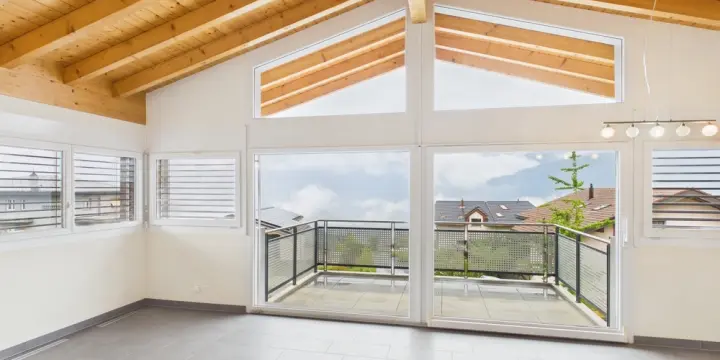 GROSSZÜGIGE RÄUME, VIEL LICHT UND CHARME UNTER DEM DACH