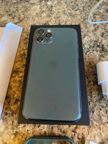 Iphone 11 PRO Max Neuf à Geneve