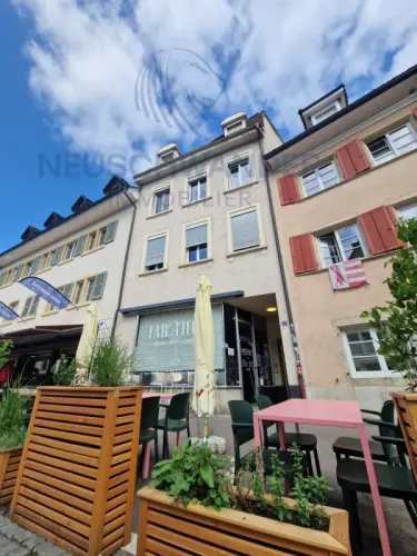 Beau bâtiment en vieille-ville avec fort potentiel avec 5 unités à Delémont
