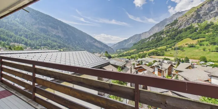 Zwei Einheiten, ein Kauf -- und die Alpen als Nachbar