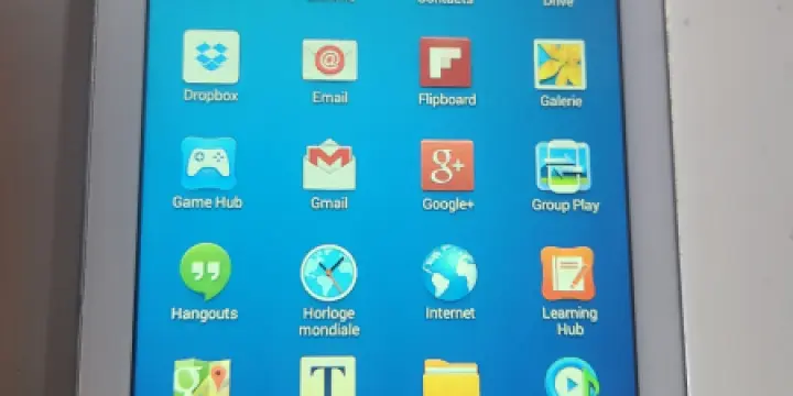 Tablette Samsung Galaxy Tab3 8 Go 8", vendue avec son chargeur