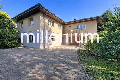 Detached 7-Room Villa - Close to International Organizations à Le Grand-Saconnex