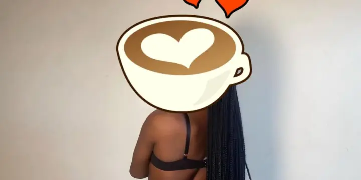 Nikki jeune black 19 ans reçoit à Vallorbe