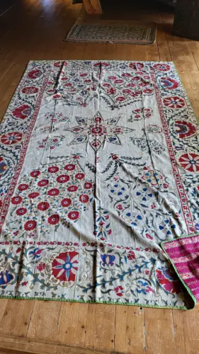 Tapis anciens et Ikats à Lengnau