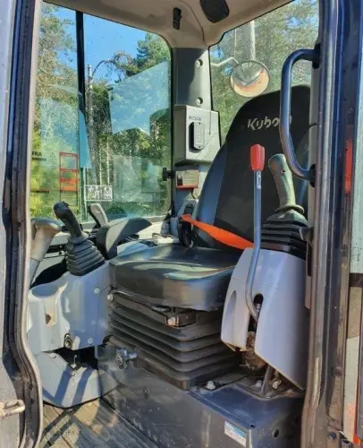 Mini pelle KUBOTA U48-4 à Puiseux-en-Bray 60850