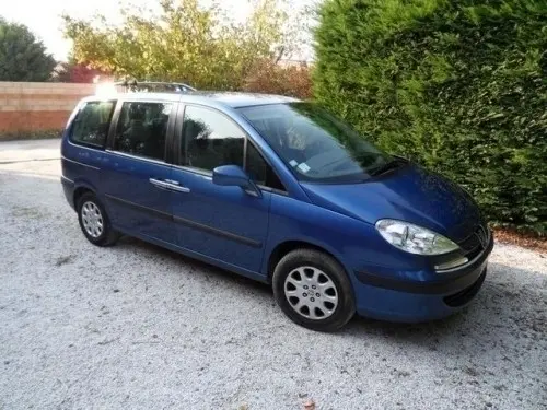 Peugeot  807 2.0 hdi nat à Conthey