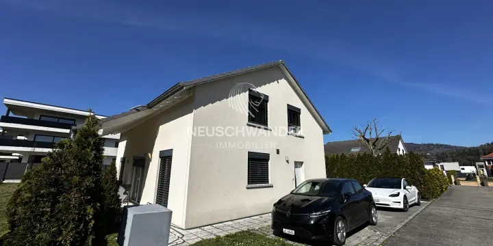 Maison familiale de 5.5 pièces à vendre à Bassecourt