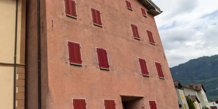 Maison villageoise et grange à rénover entièrement
