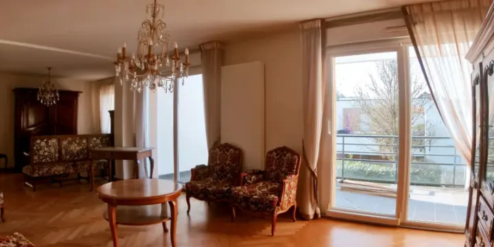 TRES BEL ATTIQUE DE 145 M2 PRESTATIONS LUXUEUSES