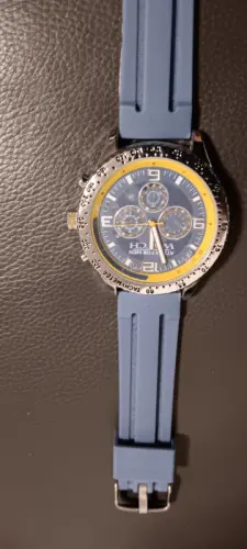 Montre bleu neuf
