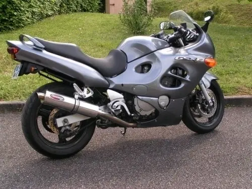 Suzuki 750 gsxf  à Valais