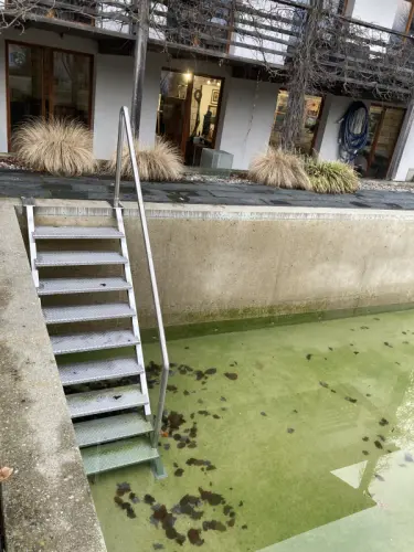 A donner rampe piscine à Marly