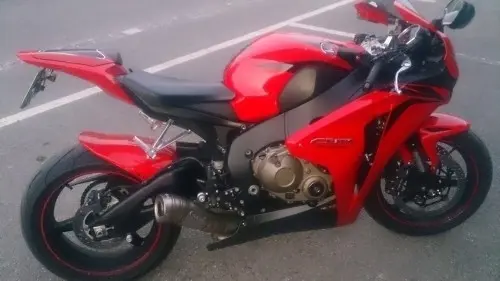 Honda CBR1000 Prix 8200fr avec 6500km 