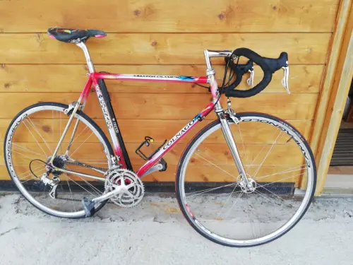 Vélo course Colnago à sainte-croix