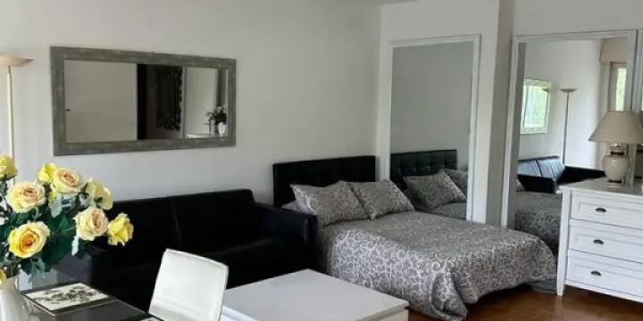 BEL APPARTEMENT LUMINEUX À LA GRADELLE