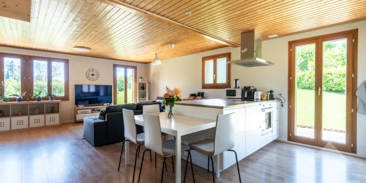 Chalet contigu sur 3 niveaux idéalement situé à Leysin