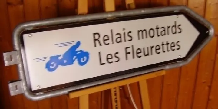 Support pour signalisation routière