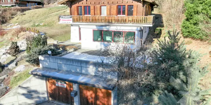 Charmant chalet de 5.5p, belle situation au centre de la station