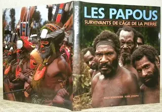 Les Papous, survivants de l’âge de pierre. Photos Karl Joseph. à Russy