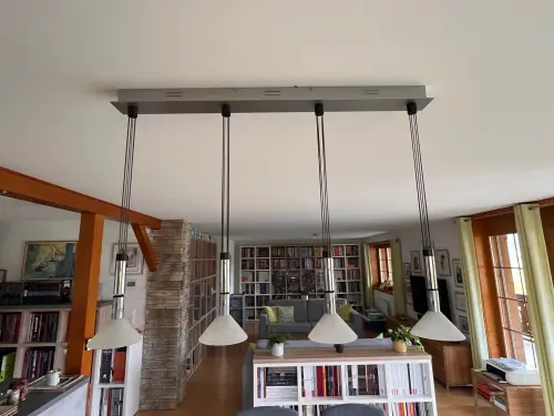 Lampe suspension : cuisine / îlot / table à manger à Charmey