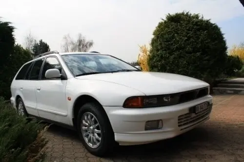 Mitsubishi galant V6 2.5L à Geneve