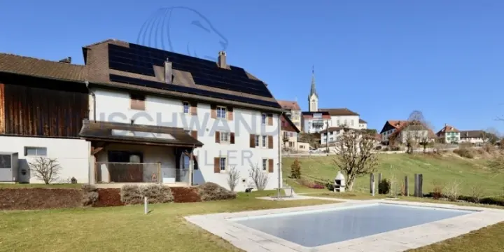 Superbe ferme rénovée,grand terrain,superbe vue, proche des commodités