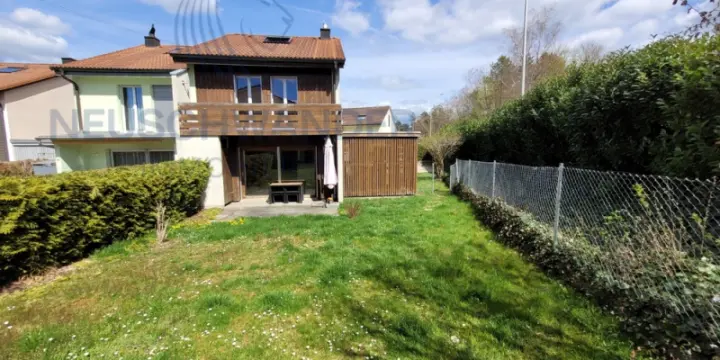 Maison jumelée composée de 5.5 pièces