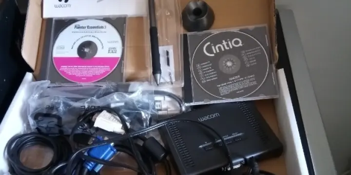 Tablette graphique neuve Wacom Cintiq 12 WX