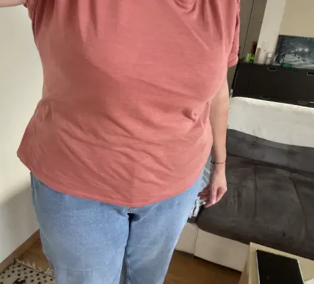 Femme propose plusieurs rendez-vous c...