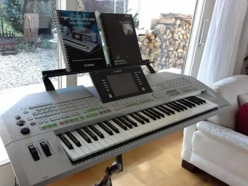Yamaha Tyros station 2 de travail à genf