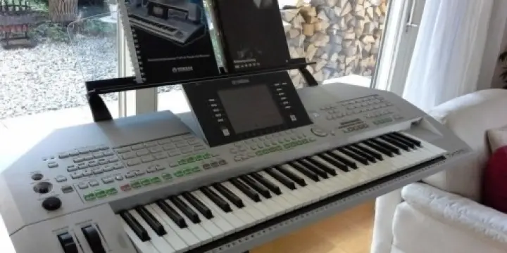 Yamaha Tyros station 2 de travail