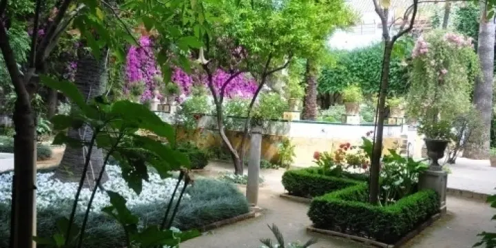 Maisons et Jardins, a votre disposition