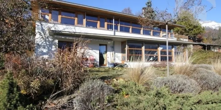Spacieuse maison d'architecte, moderne et lumineuse à 4 km de Sierre