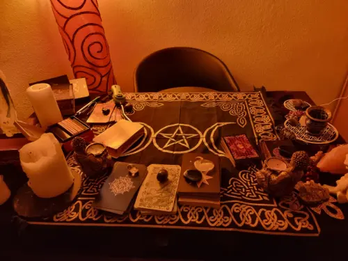 Mystic Guidances - 0901 777 001/ CHF 2.50 minute