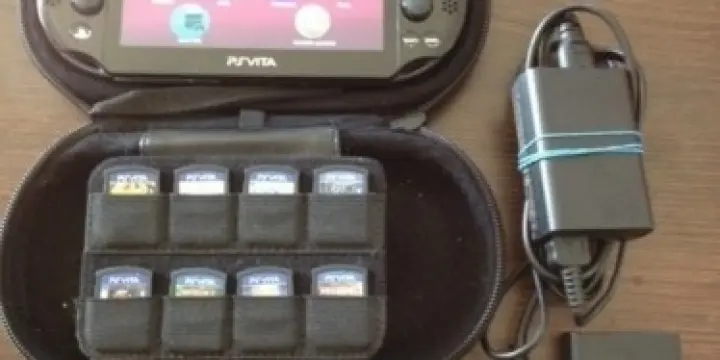 PSVita + 10 jeux 