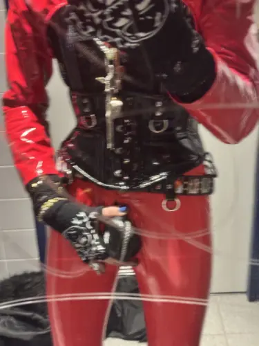 Strings vinyle zippés et déjà portés à Genève