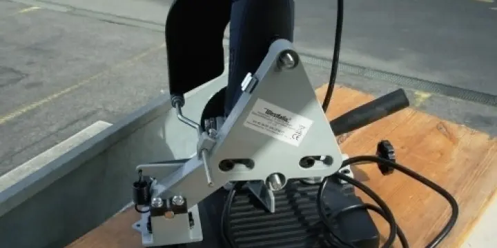 Meuleuse à tronçonner avec support