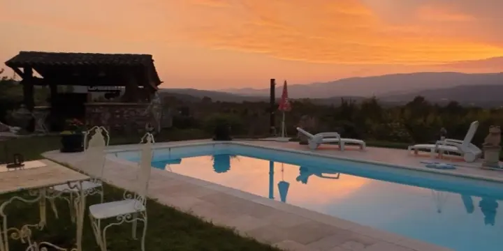 VILLA - piscine privée - VAR - proche Cannes et Fréjus