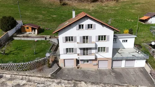 À vendre à Roches (BE) immeuble de 3 appartements avec 4 garages