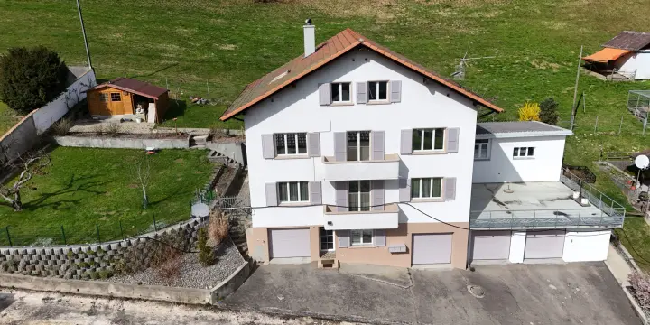À vendre à Roches (BE) immeuble de 3 appartements avec 4 garages